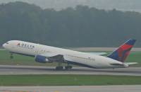 Самолет Delta Airlines совершил экстренную посадку в Альбукерке